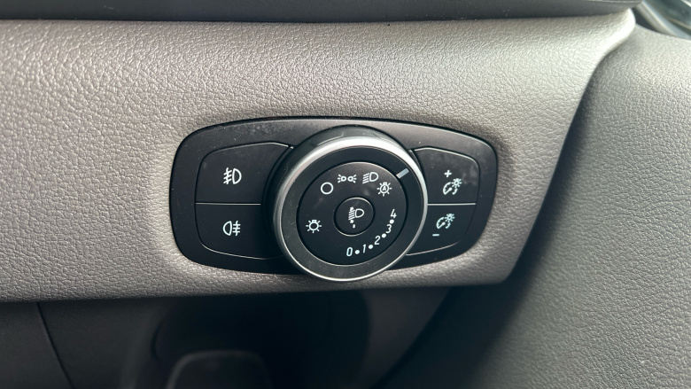 Ford Transit Custom 300 L1 Diesel Fwd 2.0 EcoBlue 130ps Low Roof Limited Van